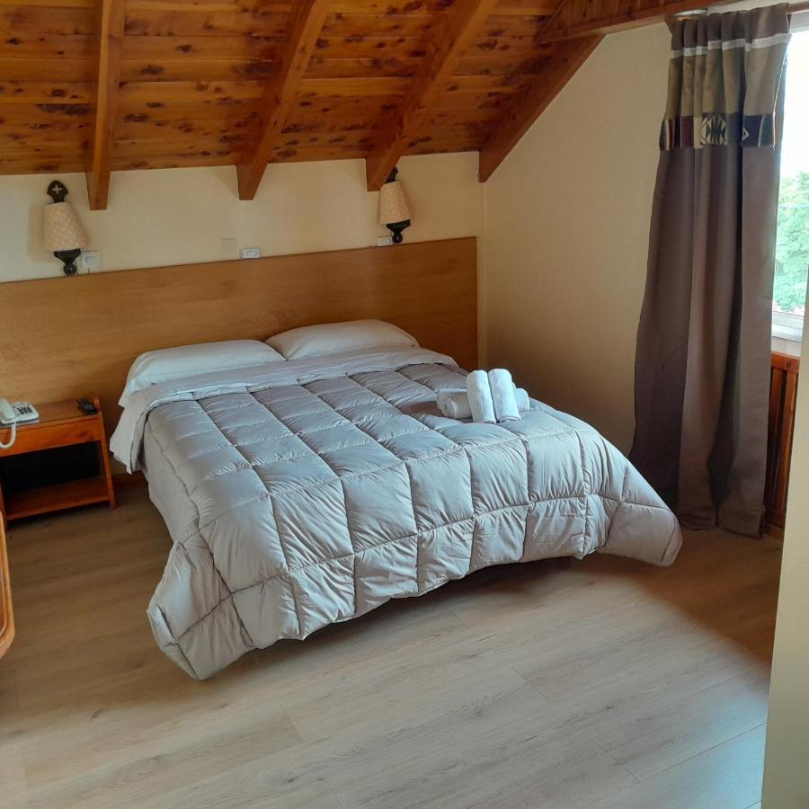 Hosteria Nuevo Pinar Сан-Карлос-де-Барілоче Екстер'єр фото